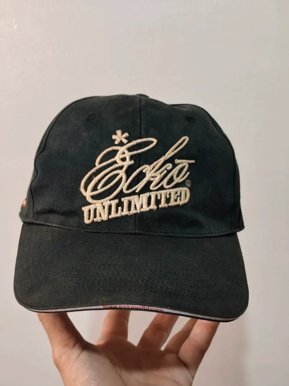 Gorra Ecko Unltd unlimited negra talla 7 56cm fitted vintage