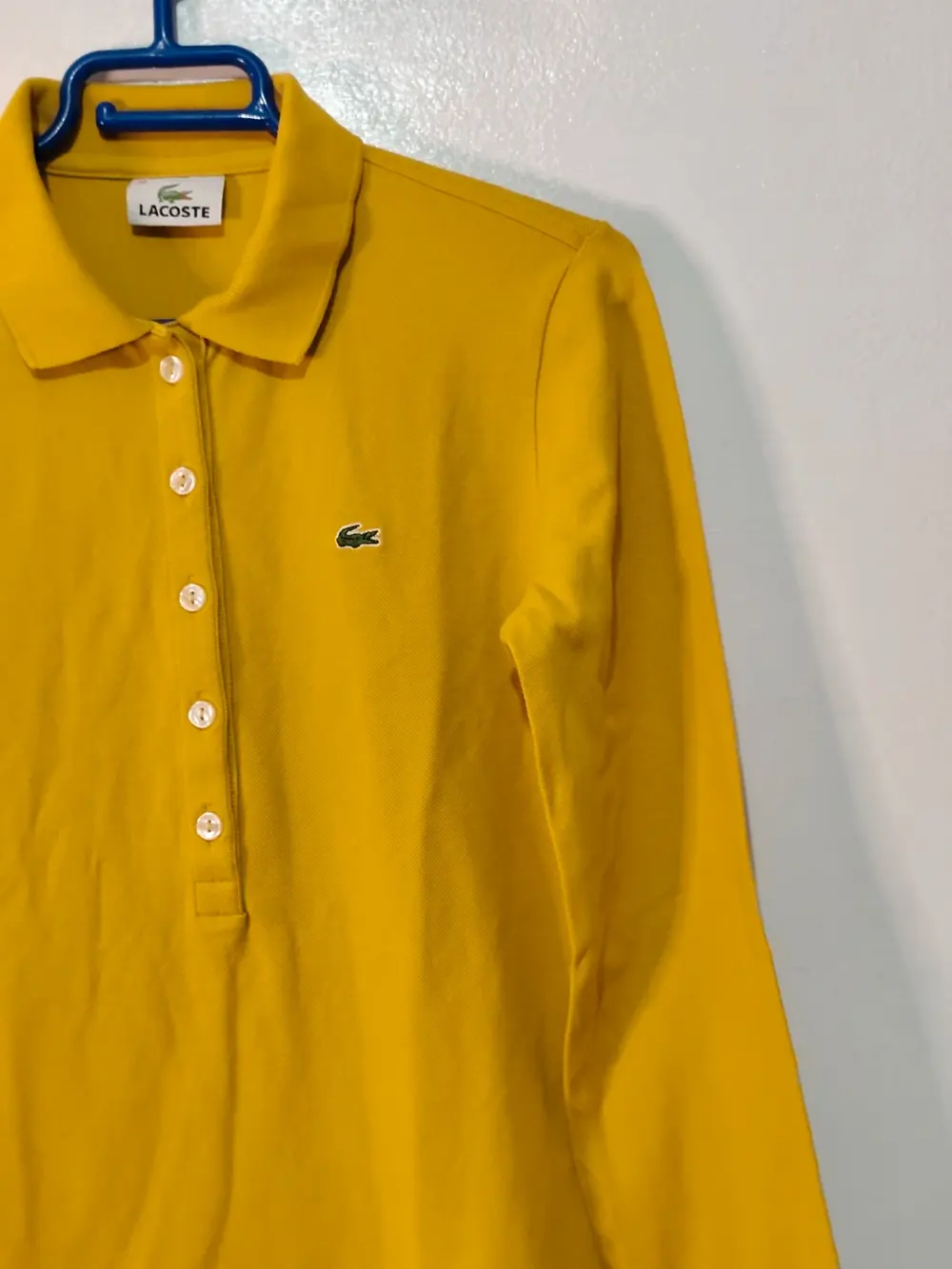 Polo manga larga Lacoste Mostaza mujer talla 38 equivale a una M ver medidas, foto 5