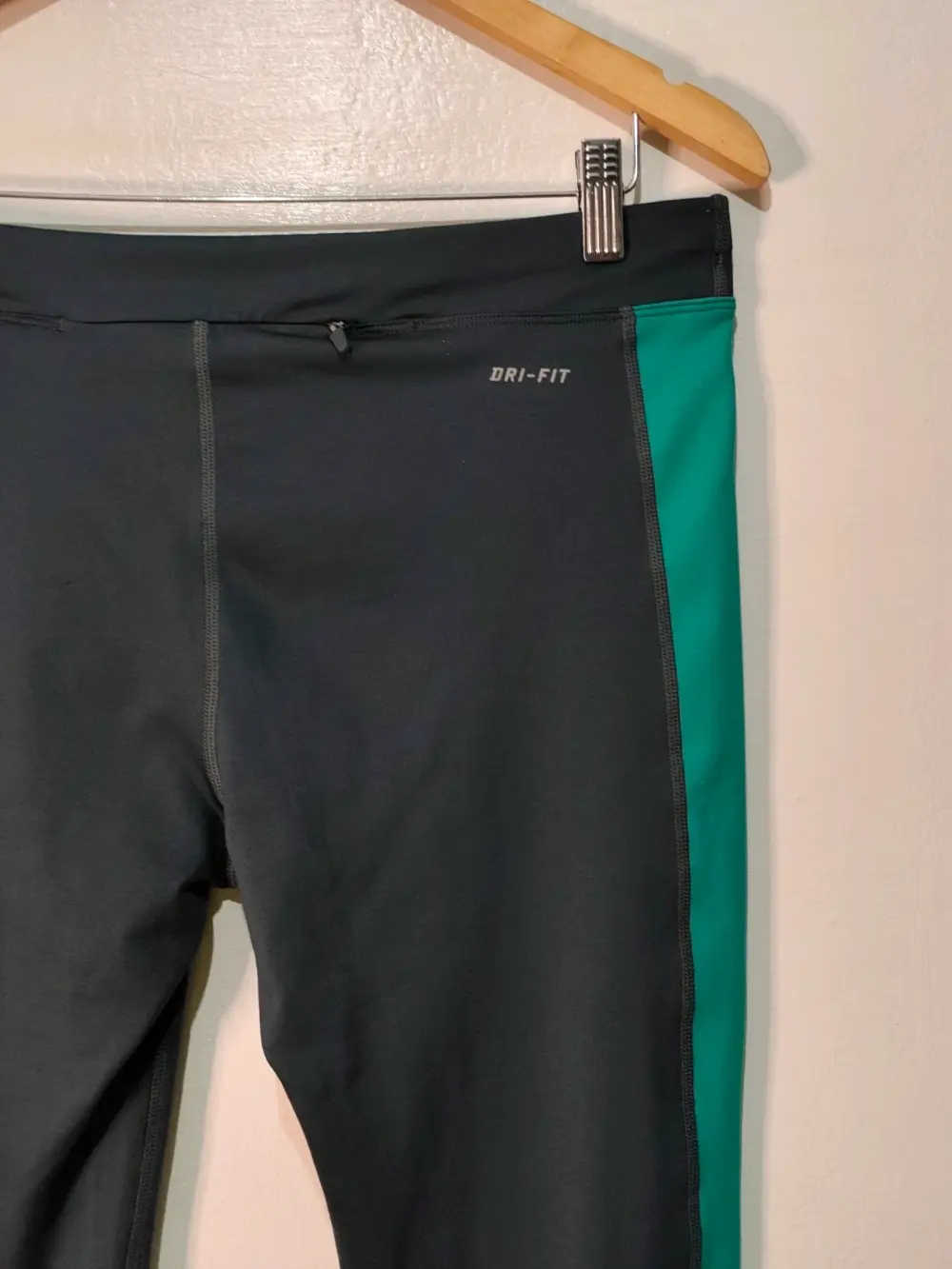 Mallas running Nike dri-fit gris y verde cremalleras talla L, foto 3