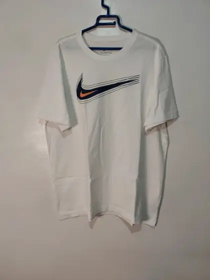 Nike tee camiseta blanca swoosh naranja talla XL ver medidas