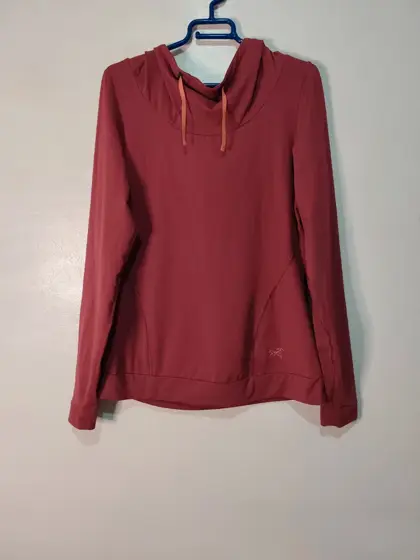 Arc'teryx sudadera capucha técnica mujer burdeos talla L