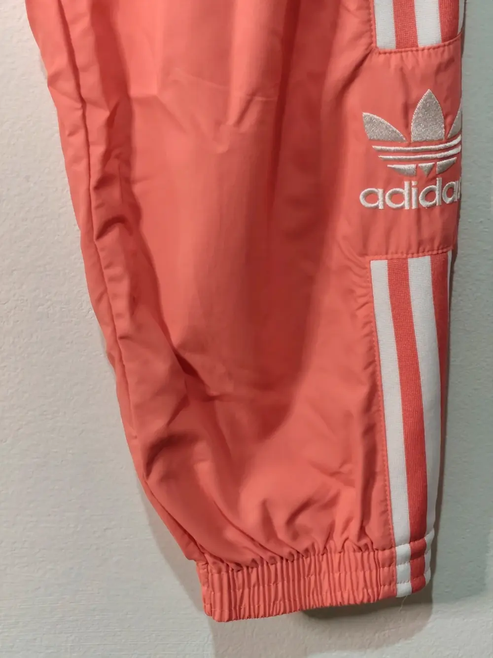 Pantalón adidas originals coral primegreen talla S, foto 2