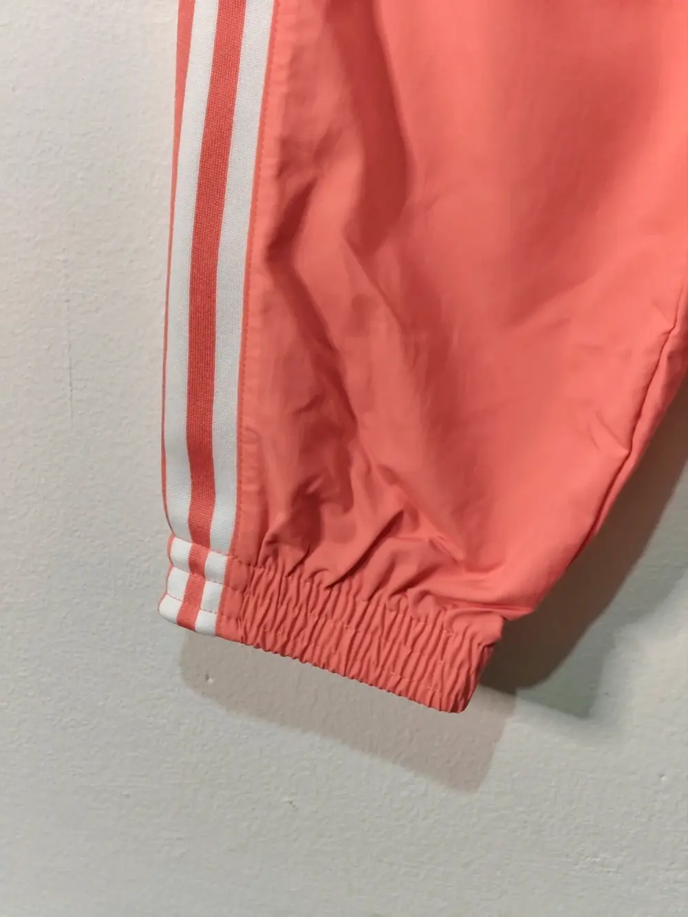 Pantalón adidas originals coral primegreen talla S, foto 3