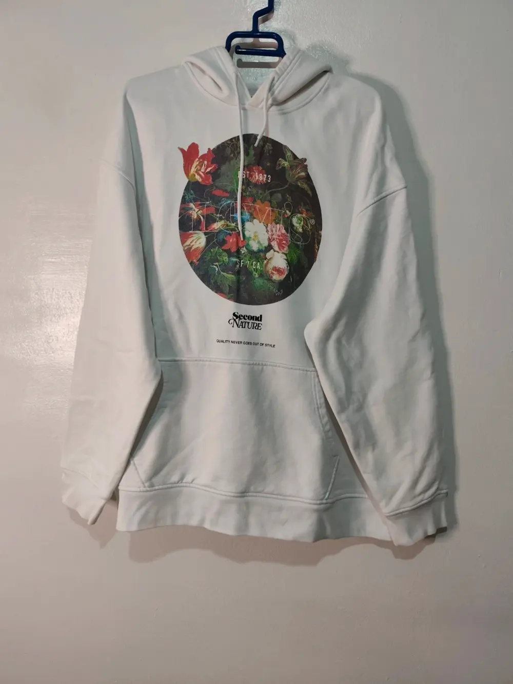 Sudadera Levi's "Second Nature" Floral Blanco Talla XL (Relaxed Fit)