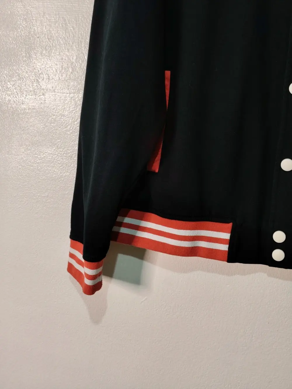 Chaqueta Béisbol Dragon Ball Z Goku Varsity Talla XXL pero es una una L/XL ver medidas, foto 3