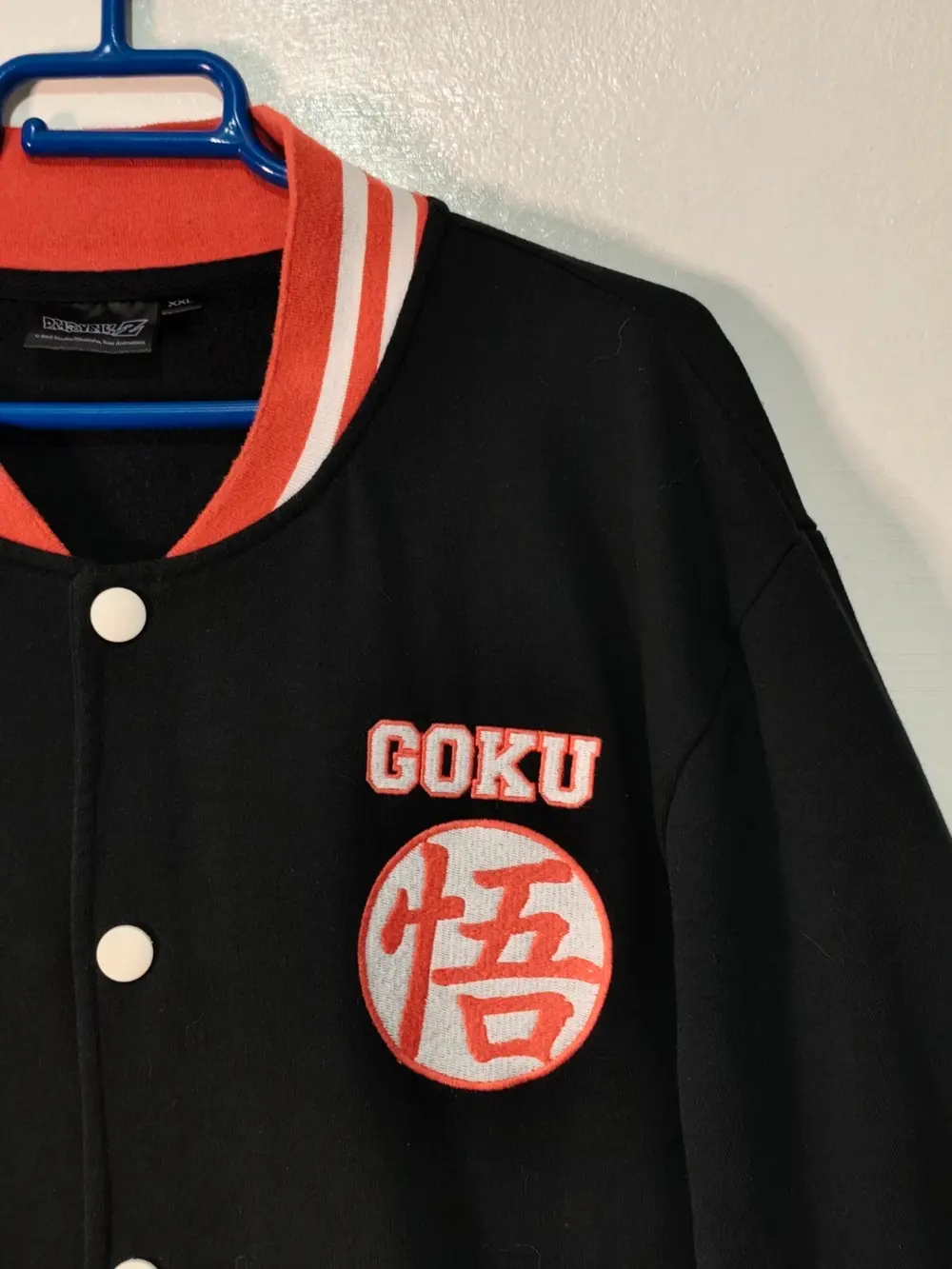 Chaqueta Béisbol Dragon Ball Z Goku Varsity Talla XXL pero es una una L/XL ver medidas, foto 4