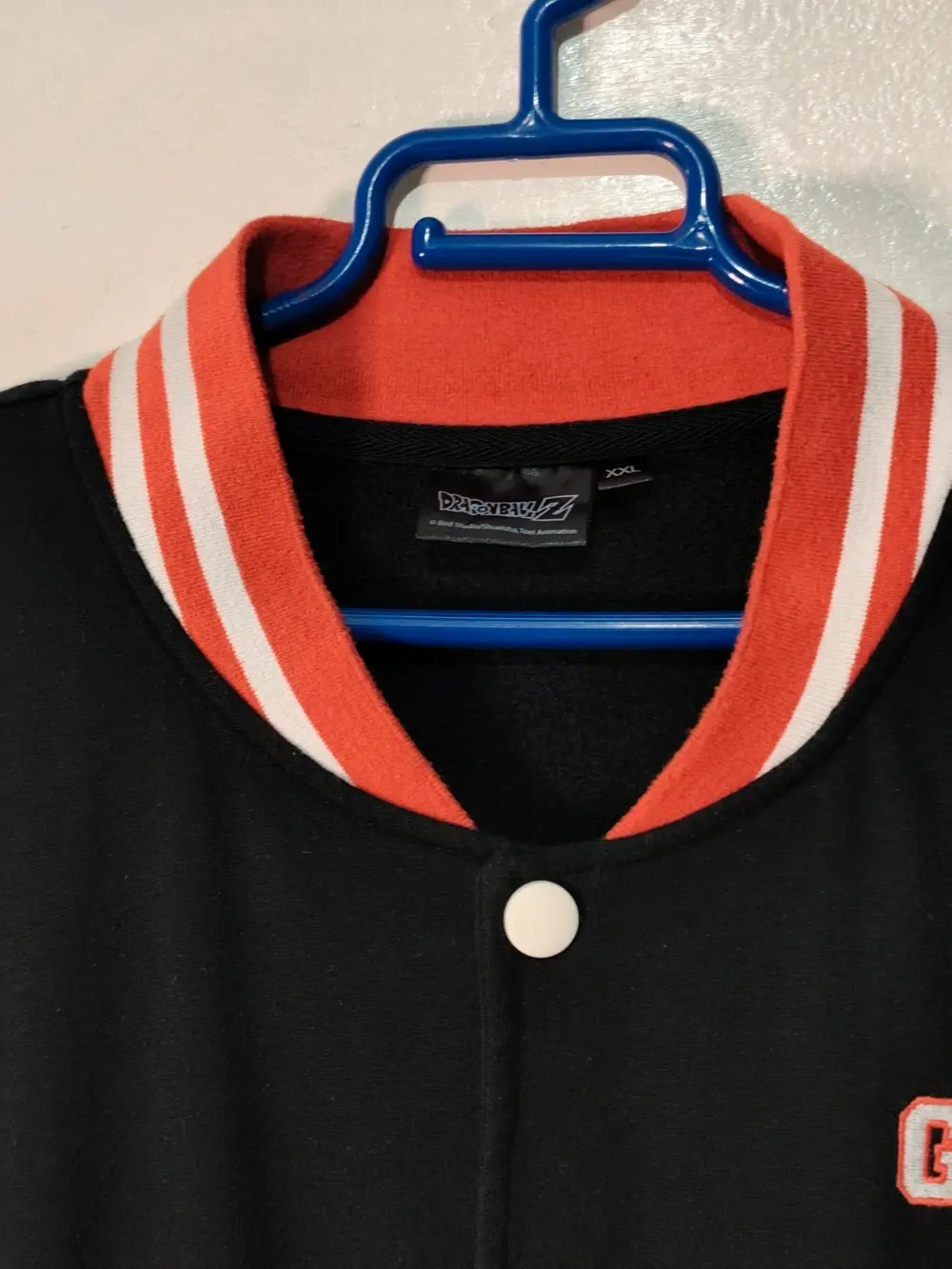 Chaqueta Béisbol Dragon Ball Z Goku Varsity Talla XXL pero es una una L/XL ver medidas, foto 5