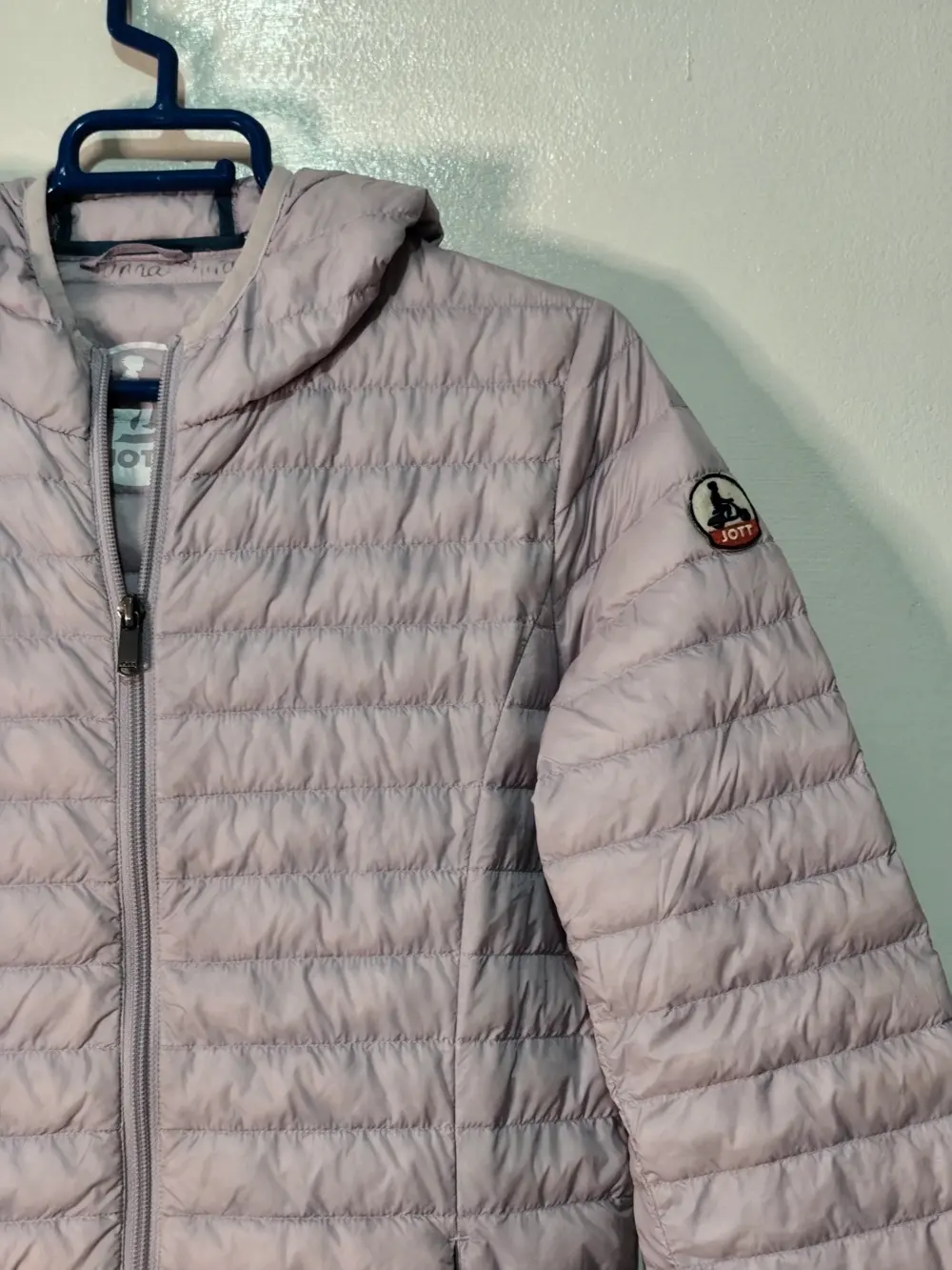 Chaqueta Plumas JOTT Rosa Claro / Lila con Capucha Talla 14/16 Años sirve para XS/S ver medidas, foto 2