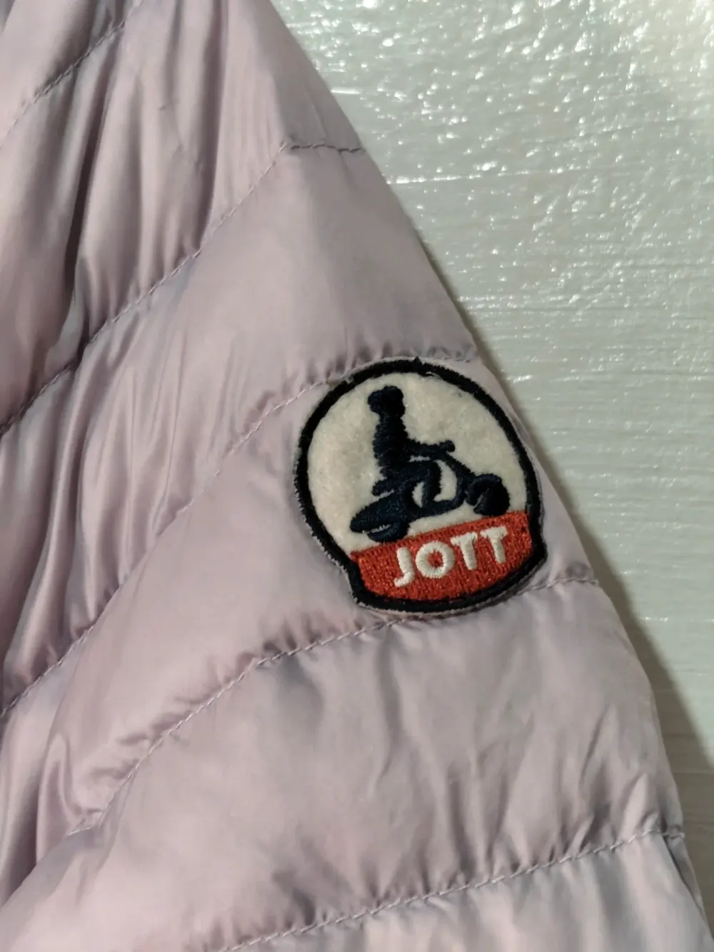 Chaqueta Plumas JOTT Rosa Claro / Lila con Capucha Talla 14/16 Años sirve para XS/S ver medidas, foto 3