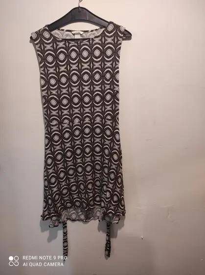 Vestido estampado semi abierto por detras con cremallera muy Bonito
