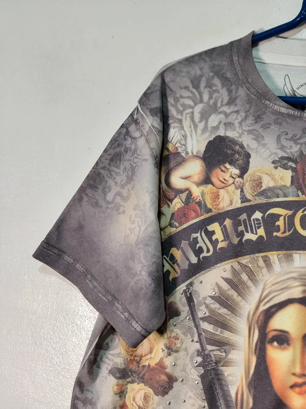Camiseta minute mirth all over print virgen querubines fusil talla M street gang, foto 4