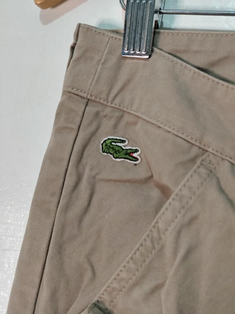 Pantalón Cargo Lacoste Beis para Mujer Talla 42 ver medidas, foto 3