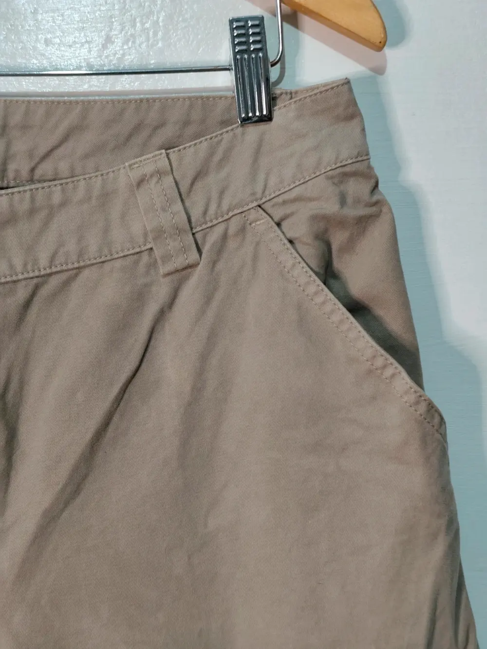 Pantalón Cargo Lacoste Beis para Mujer Talla 42 ver medidas, foto 4