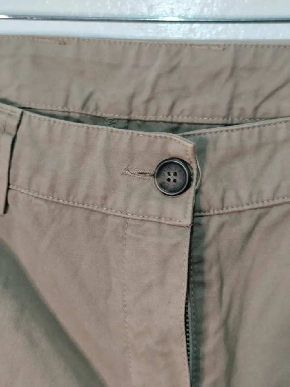 Pantalón Cargo Lacoste Beis para Mujer Talla 42 ver medidas, foto 5