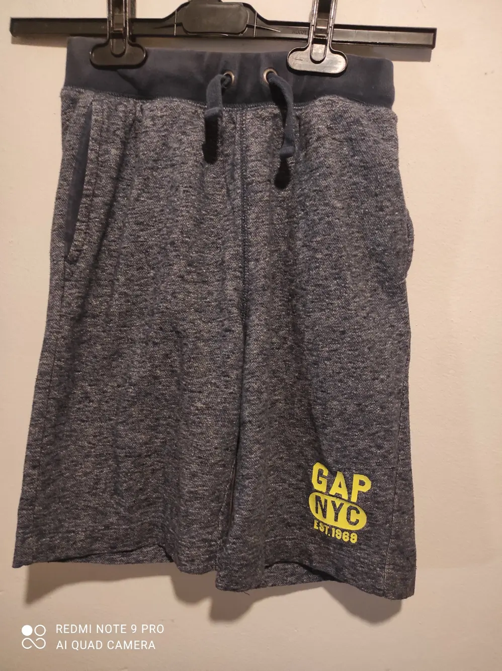 Pantalon corto Gap kids.talla M 8