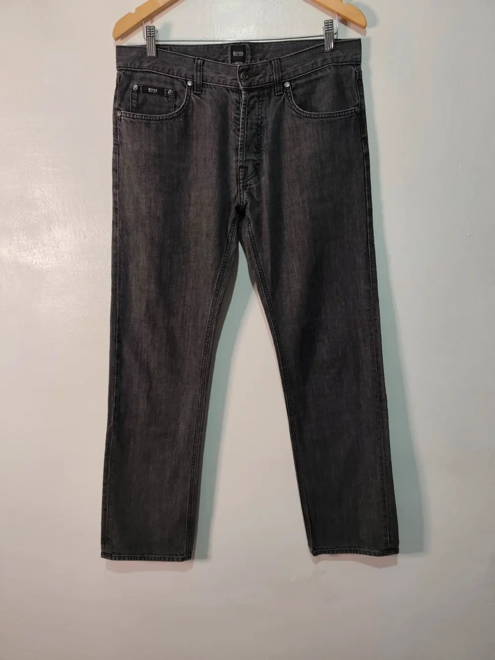 Pantalón vaquero Hugo Boss gris lavado negro talla 33/32 equivale a una L ver medidas