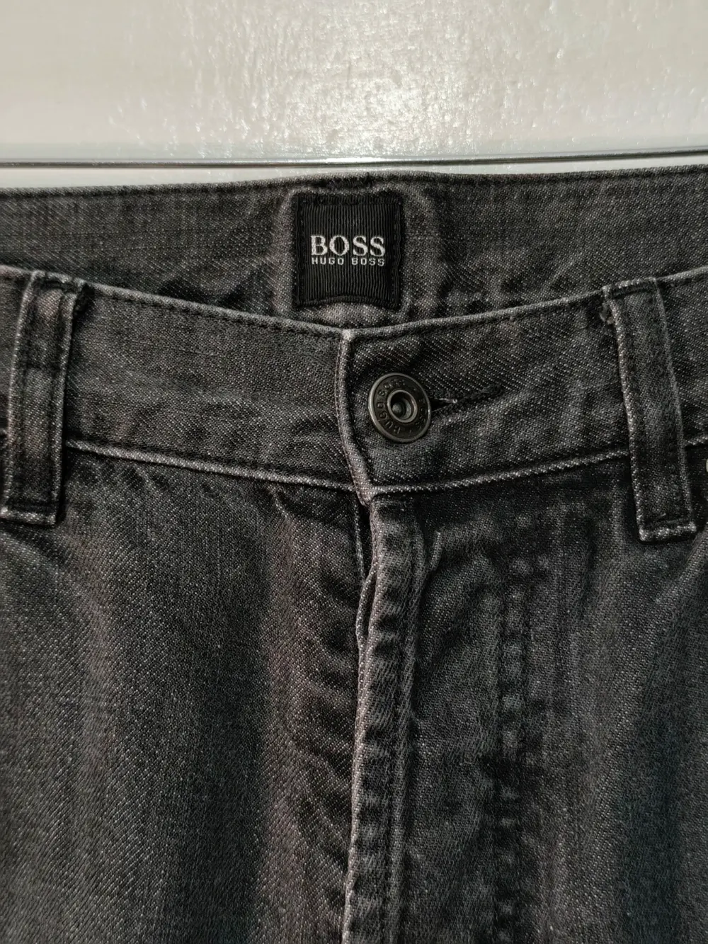 Pantalón vaquero Hugo Boss gris lavado negro talla 33/32 equivale a una L ver medidas, foto 5