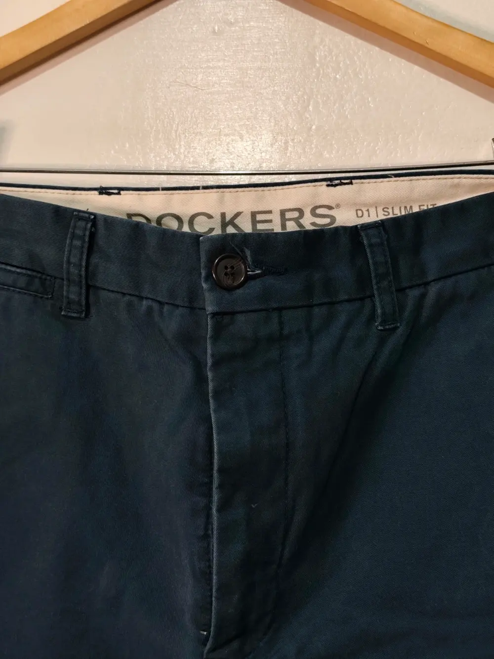 Pantalón chino Dockers azul marino slim fit w34 L30 equivale a una L, foto 4