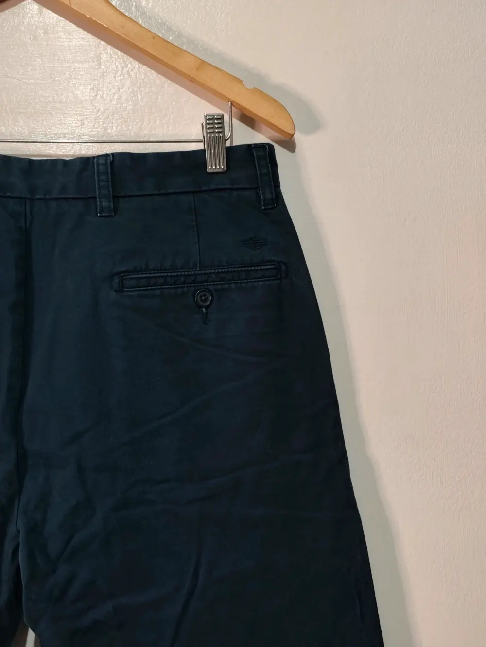 Pantalón chino Dockers azul marino slim fit w34 L30 equivale a una L, foto 5