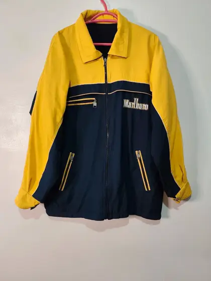 Chaqueta vintage años 90 Marlboro talla L puede servir XL ver medidas