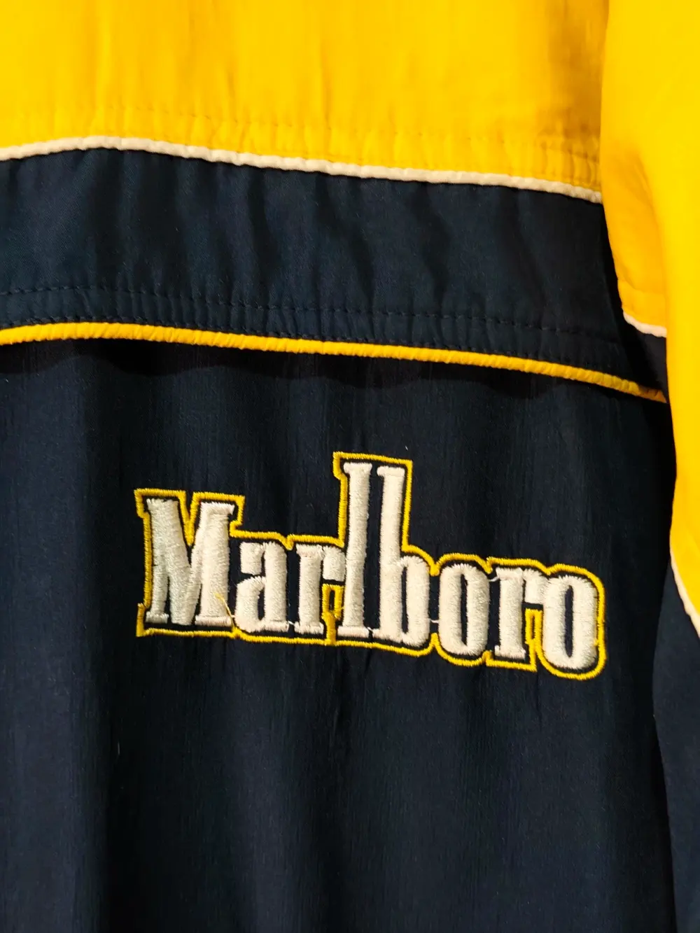 Chaqueta vintage años 90 Marlboro talla L puede servir XL ver medidas, foto 4