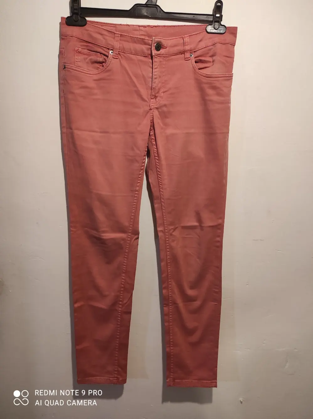 Pantalon elastico Timeless apparel