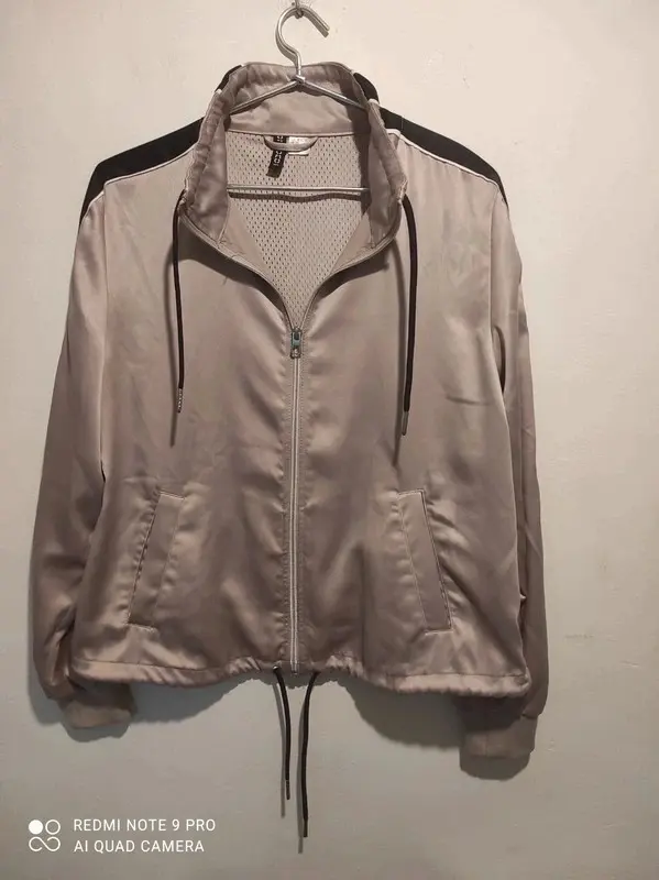 Chaqueta Divided