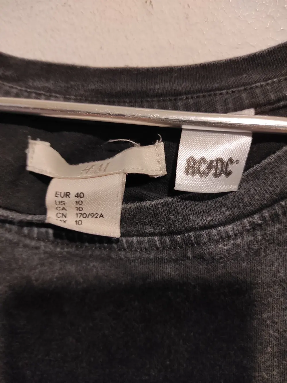 Camiseta manga corta AC/DC by H&M, foto 4