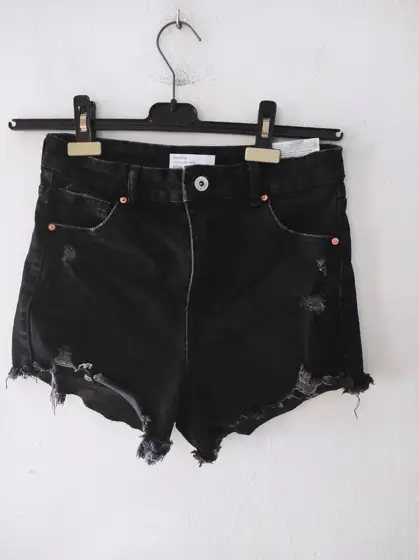 Pantalon corto short Bershka