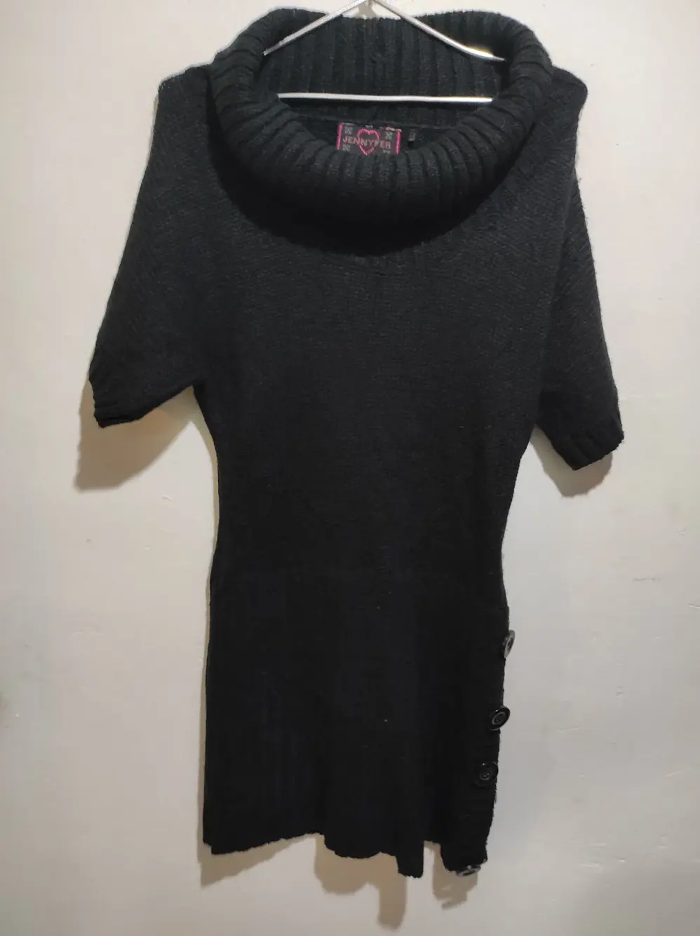 Vestido grueso cuello alto Jennyfer