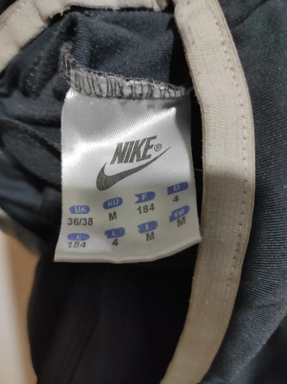 Sudadera deportiva con capucha y cremallera Nike, foto 5