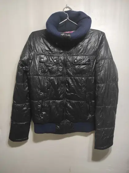 Chaqueta acolchada Bershka talla M