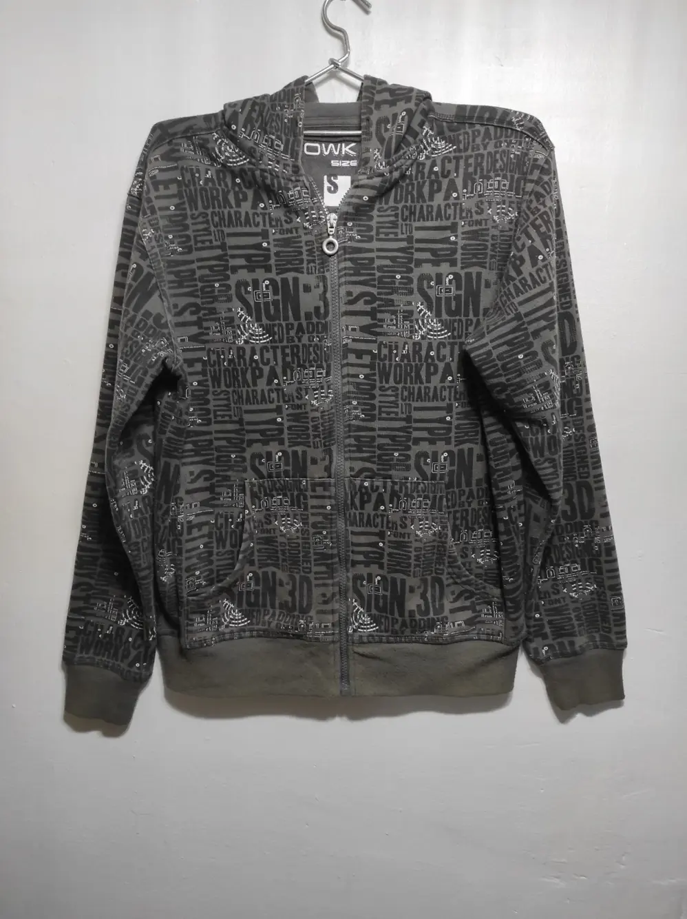 Sudadera con capucha y cremallera OWK talla S