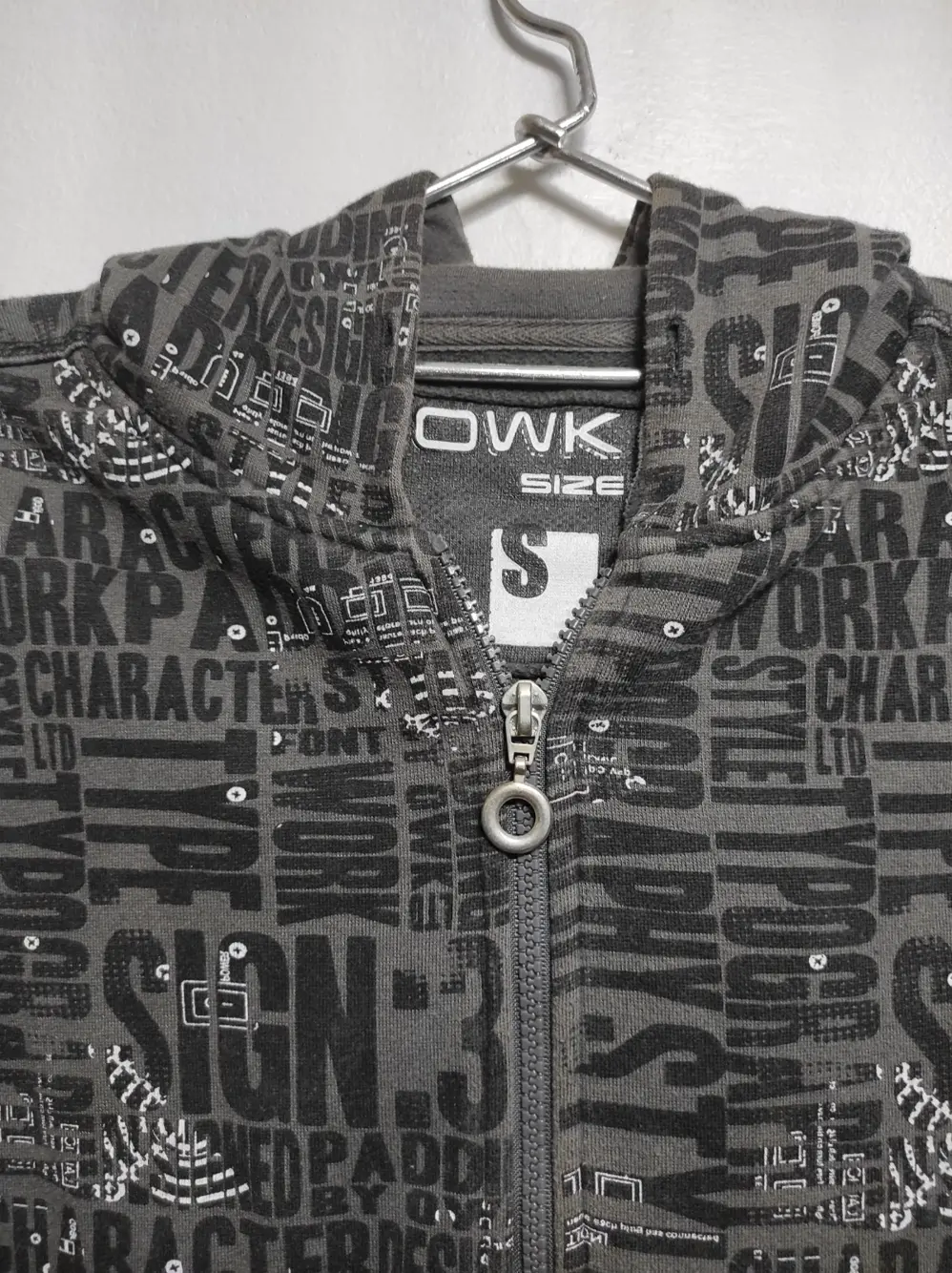 Sudadera con capucha y cremallera OWK talla S, foto 4