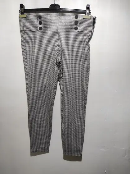 Pantalon elastico a cuadros Zara talla L