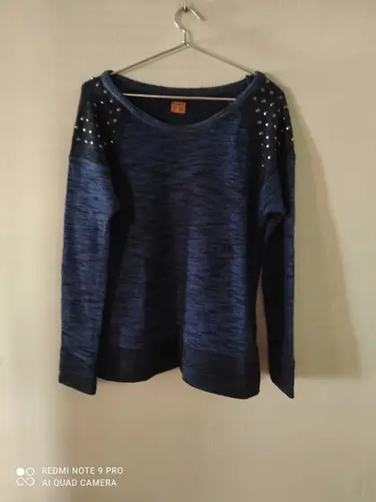Jersey Pull & Bear con adornos