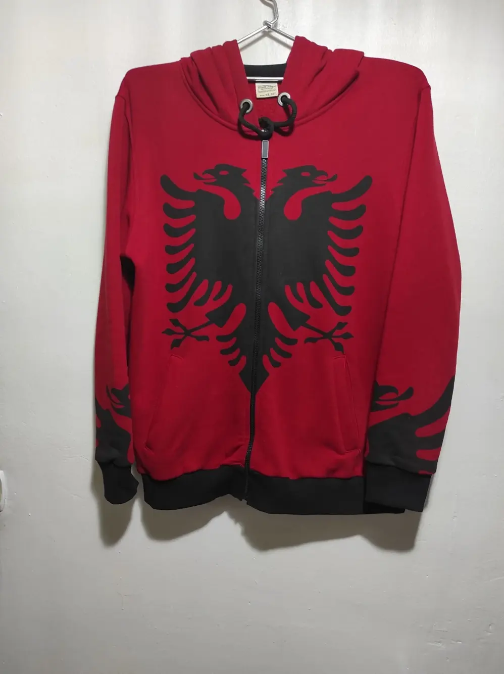 Sudadera con capucha y cremallera Albania talla 38"