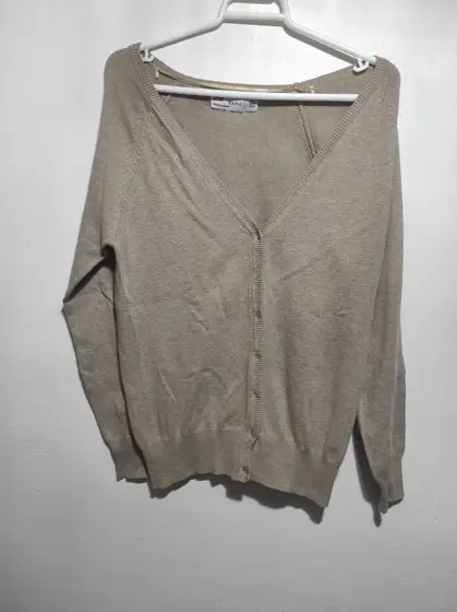 Jersey cardigan cuello de pico Zara talla M