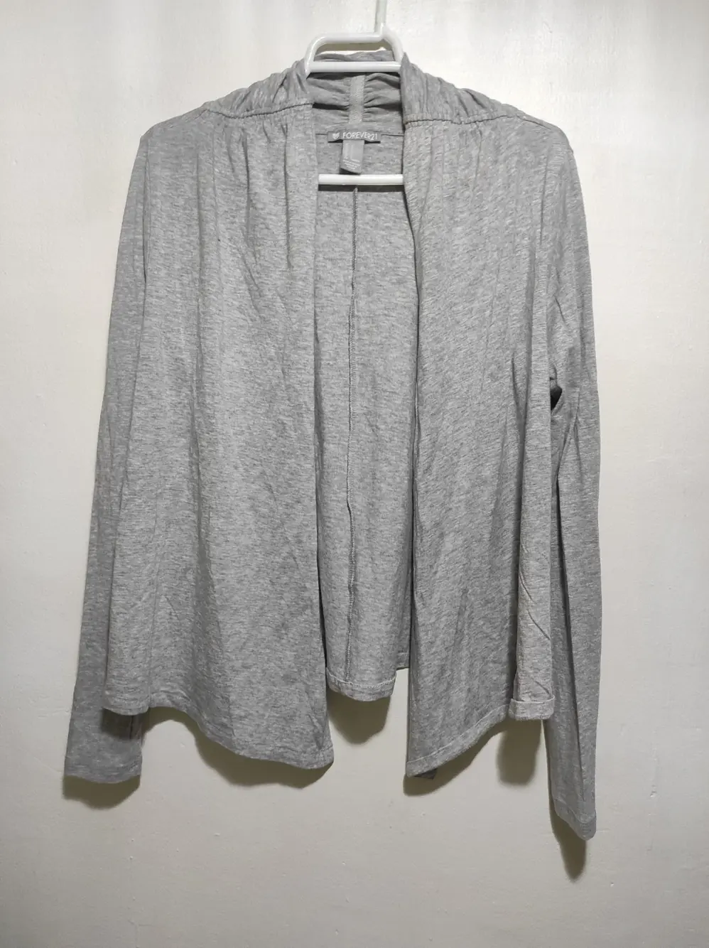 Jersey fino cardigan forever 21 talla S