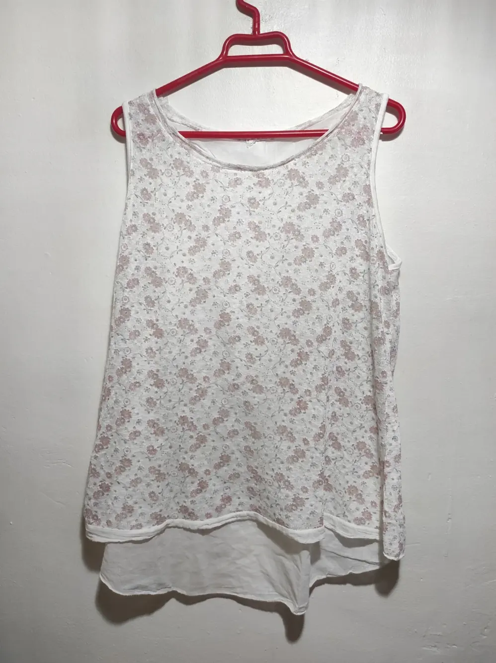 Camiseta blusa sin mangas made in italy semi-abierta sirve para talla M
