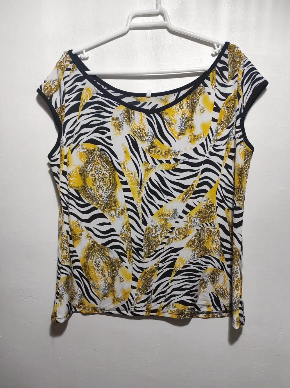 Camiseta blusa sin mangas tienda local talla XL