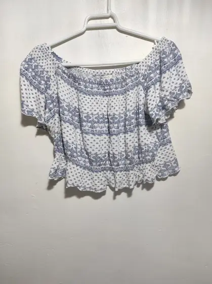Camiseta crop top Bershka girl talla M