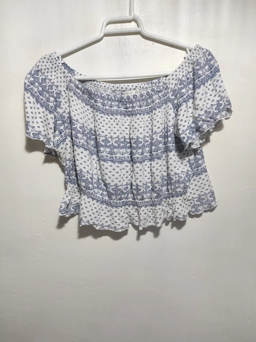 Camiseta crop top Bershka girl talla M