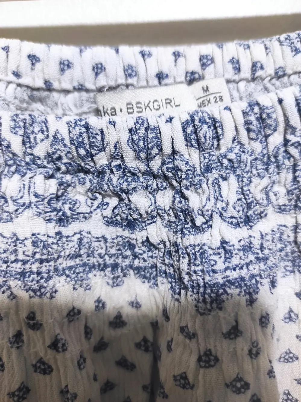 Camiseta crop top Bershka girl talla M, foto 2