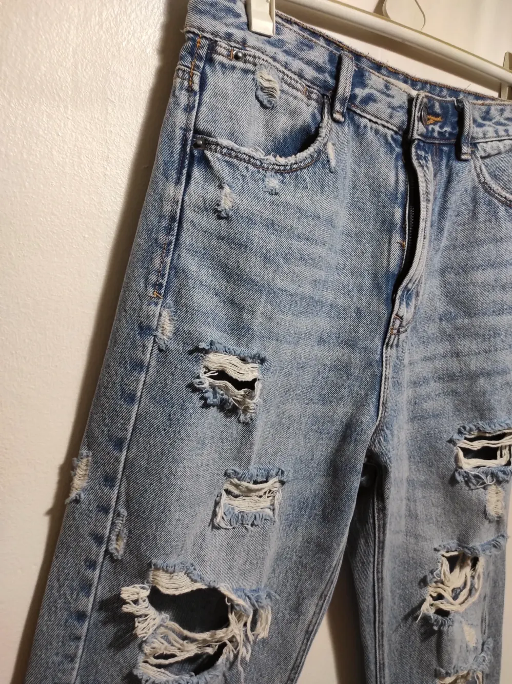 Pantalon vaquero roto stradivarius talla M 38, foto 3