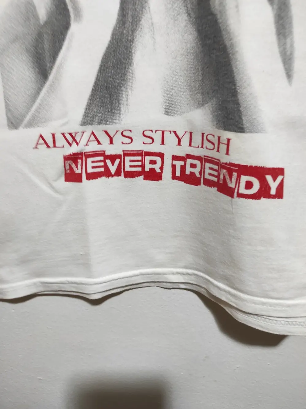 Camiseta manga corta "siempre elegante nunca a la moda" Gildan talla M, foto 2