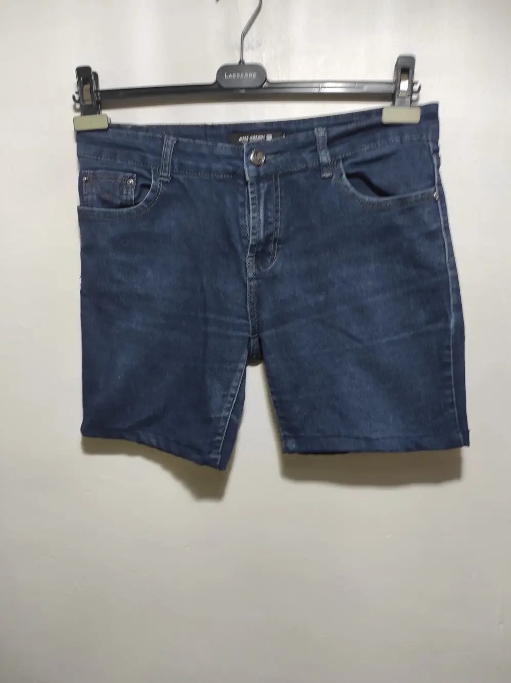 Pantalon corto Miss Natalie talla 48 pero es mas una 42 ver medidas