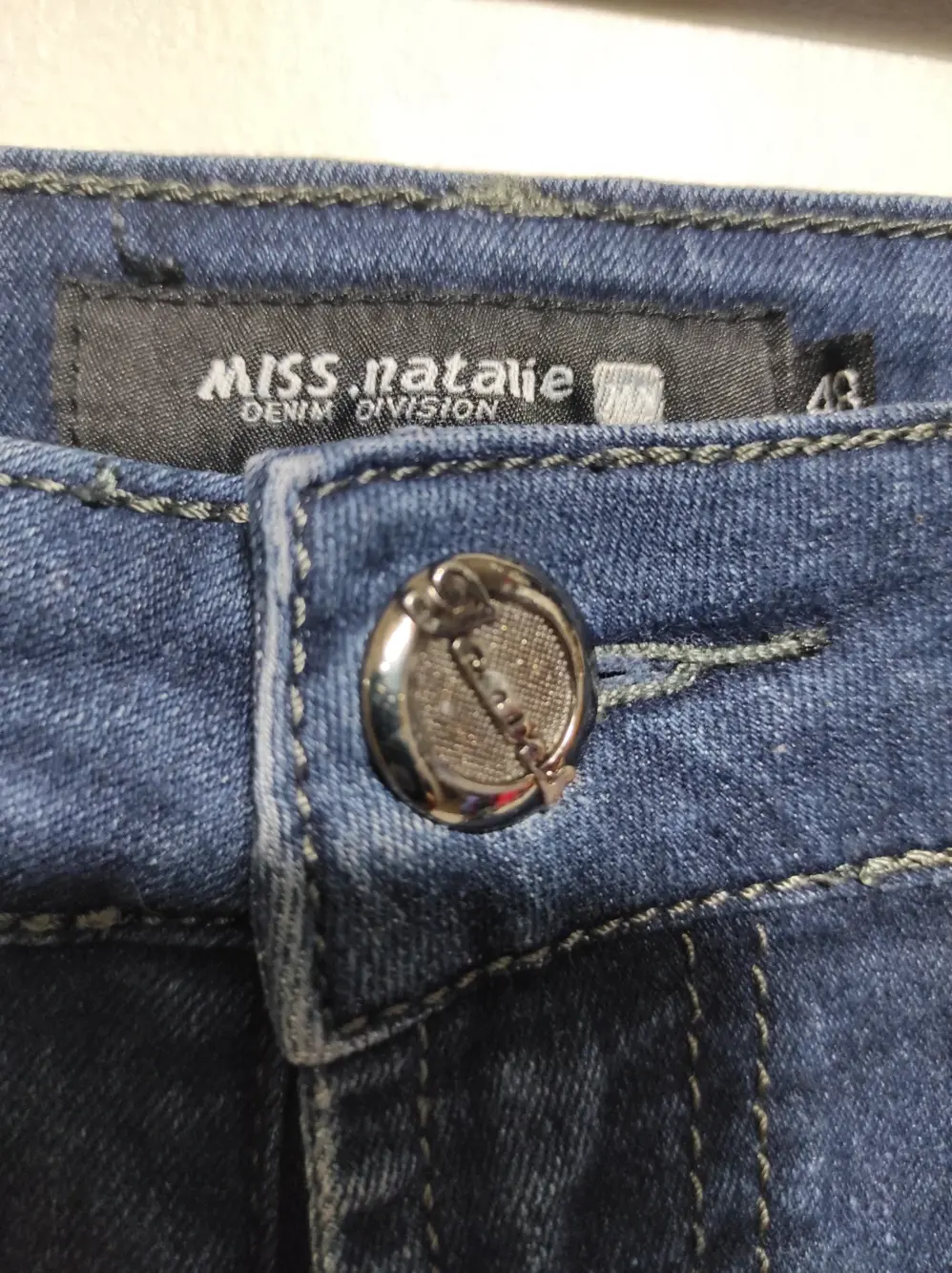 Pantalon corto Miss Natalie talla 48 pero es mas una 42 ver medidas, foto 2