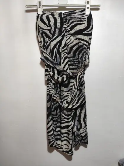 Vestido Fiesta palabra de honor ajustado Gondola blue talla unica sirve para S/M ver medidas