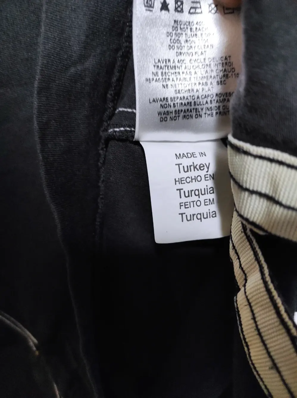 Polo manga corta love moschino talla L pero sirve para M ver medidas, foto 5